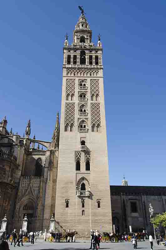 Sevilla 009 - catedral y Giralda.jpg